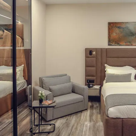 Hotel Dirista *