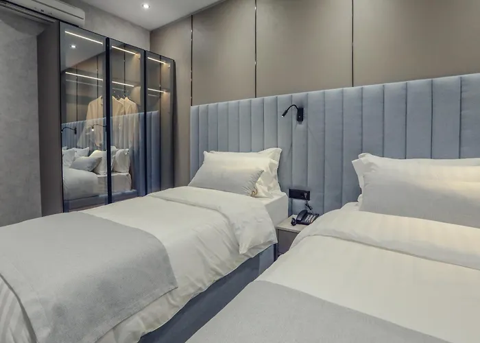 Dirista מלון שקודר